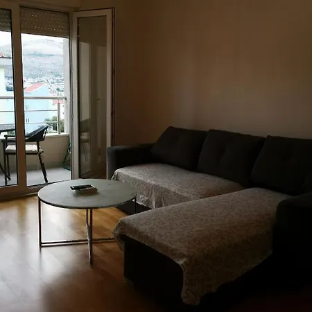 Iris Apartment