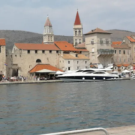 Iris Apartment Trogir